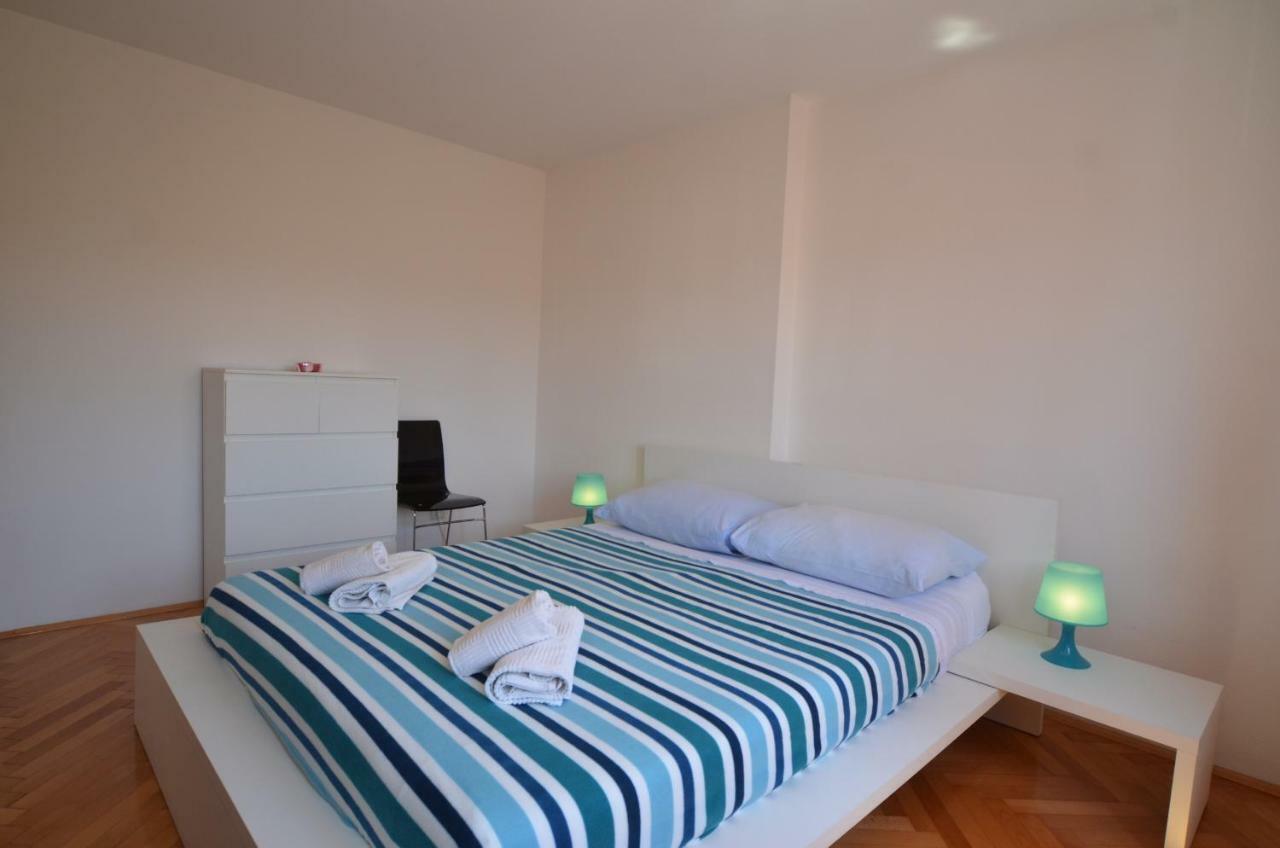 Apartman Terzic ロヴィニ エクステリア 写真