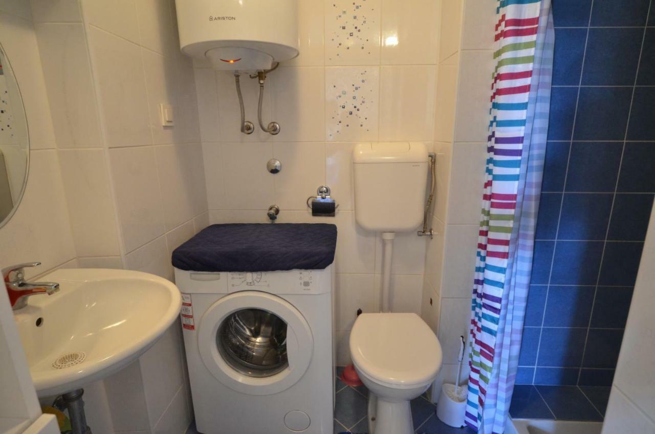 Apartman Terzic ロヴィニ エクステリア 写真